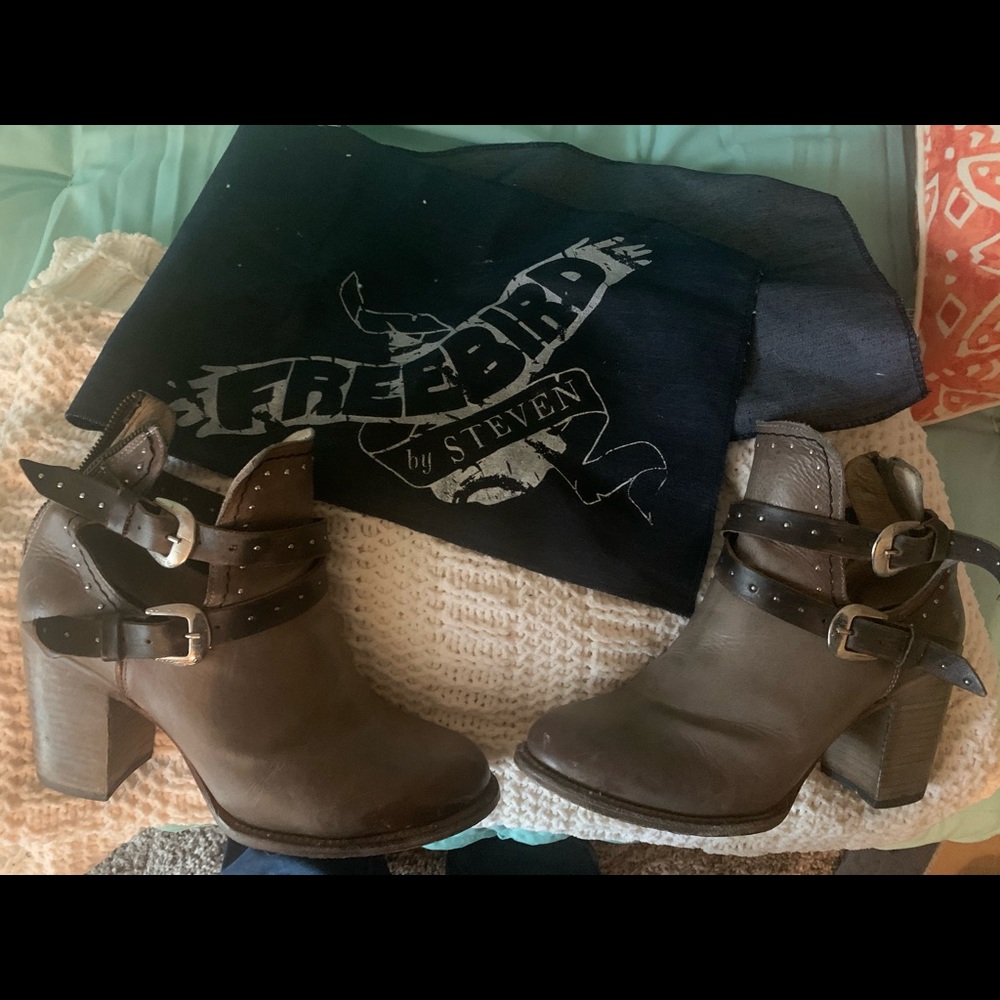Freebird by Steven Rainbow Booties Sz 11 Stone